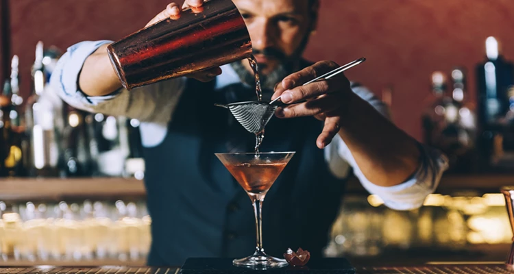 Cheers! Eine kurze Geschichte zum Tag des Cocktails